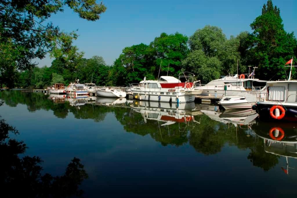 Le Clos Des Feugrais Saint-Aubin-lès-Elbeuf エクステリア 写真